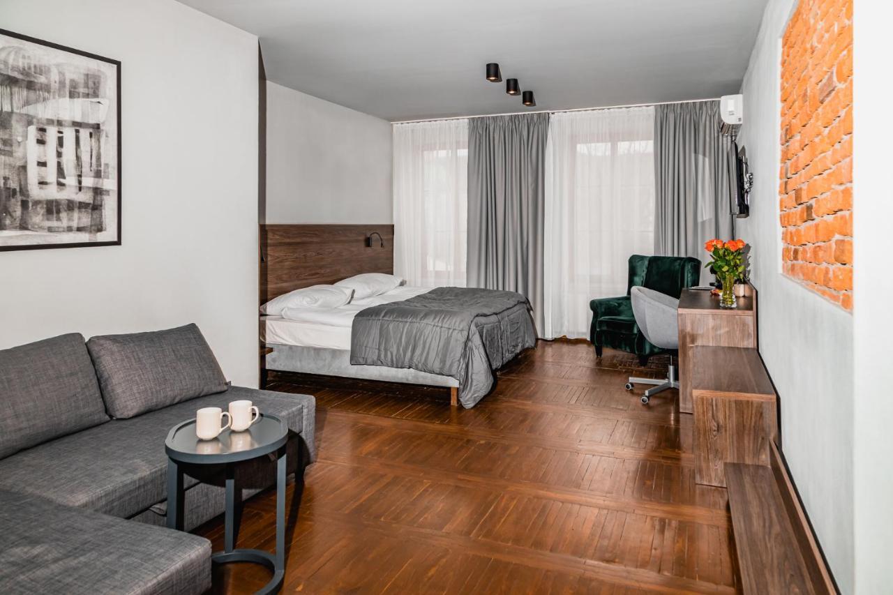 The Old Townhouse II Aparthotel Krosno Ngoại thất bức ảnh