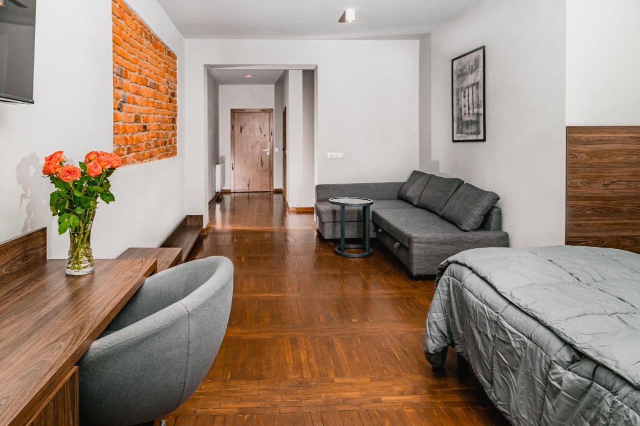 The Old Townhouse II Aparthotel Krosno Ngoại thất bức ảnh