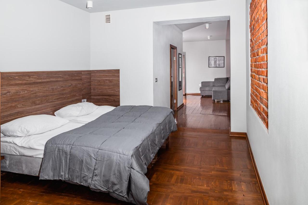 The Old Townhouse II Aparthotel Krosno Ngoại thất bức ảnh