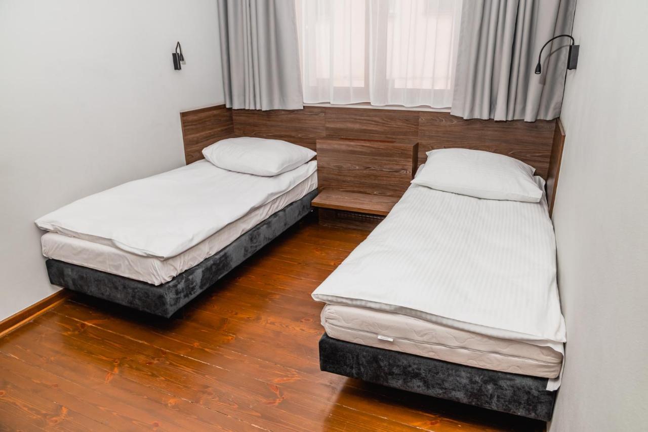 The Old Townhouse II Aparthotel Krosno Ngoại thất bức ảnh