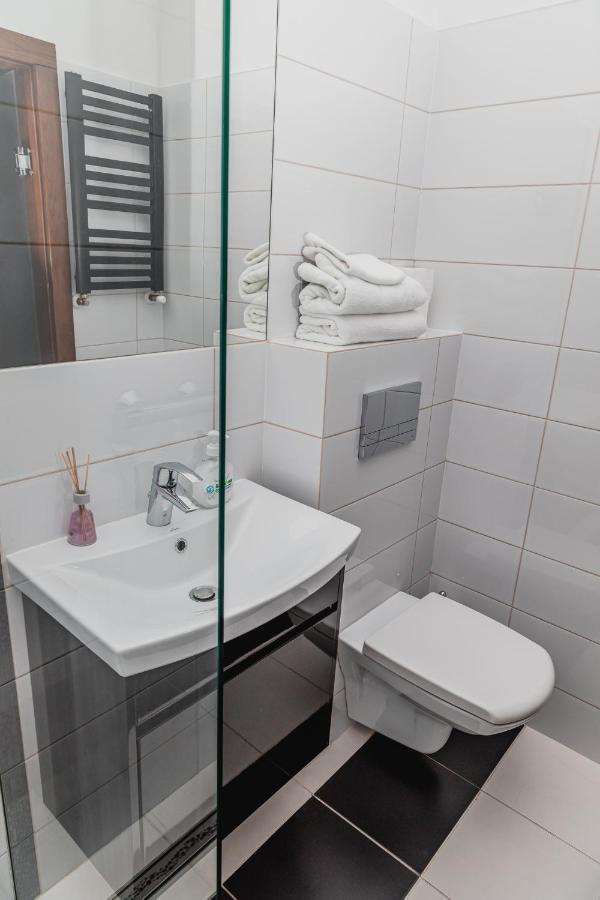 The Old Townhouse II Aparthotel Krosno Ngoại thất bức ảnh